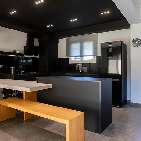Urban F House Kanálion